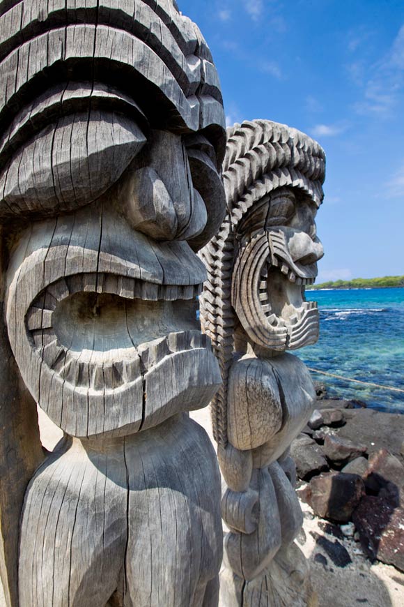 These 19 tree carvings will amaze you and #16 might look vaguely familiar to you…