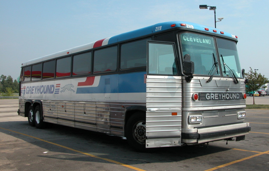 1920px-2003-08-25_Greyhound_bus