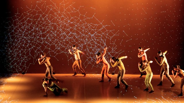 This Absolutely Stunning Light And Dance Show Is Going To Blow Your Mind!