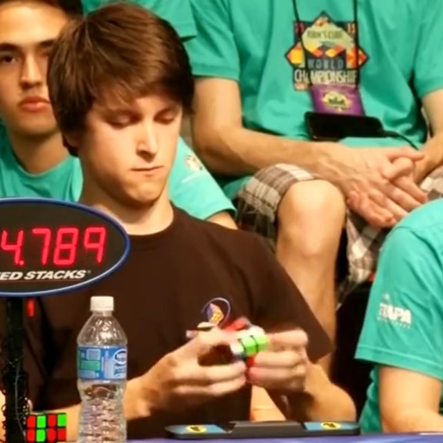 Watching This 19-Year-Old Solve A Rubik’s Cube Will Absolutely Blow Your Mind!